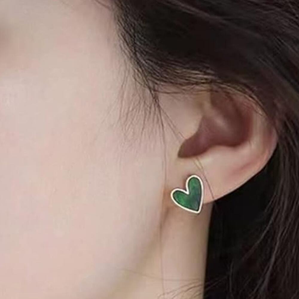 Green Gold Heart Stud Earrings Womens Costume Jewelry Cute Y2K Aesthetic Gift - Picture 6 of 6